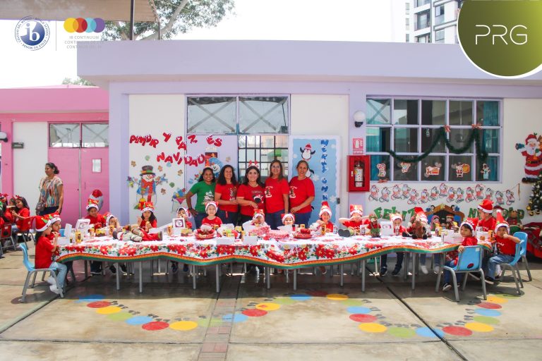 Culminación del ciclo escolar con un emotivo compartir navideño