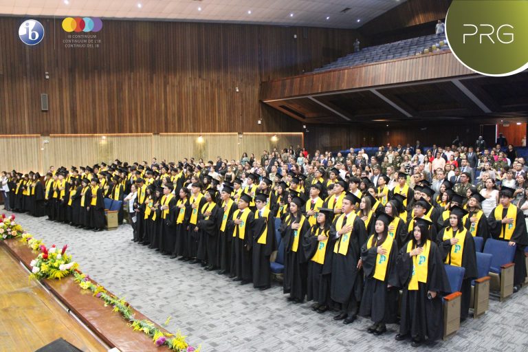Despedimos con Orgullo a Nuestra Promoción de 5to de Secundaria